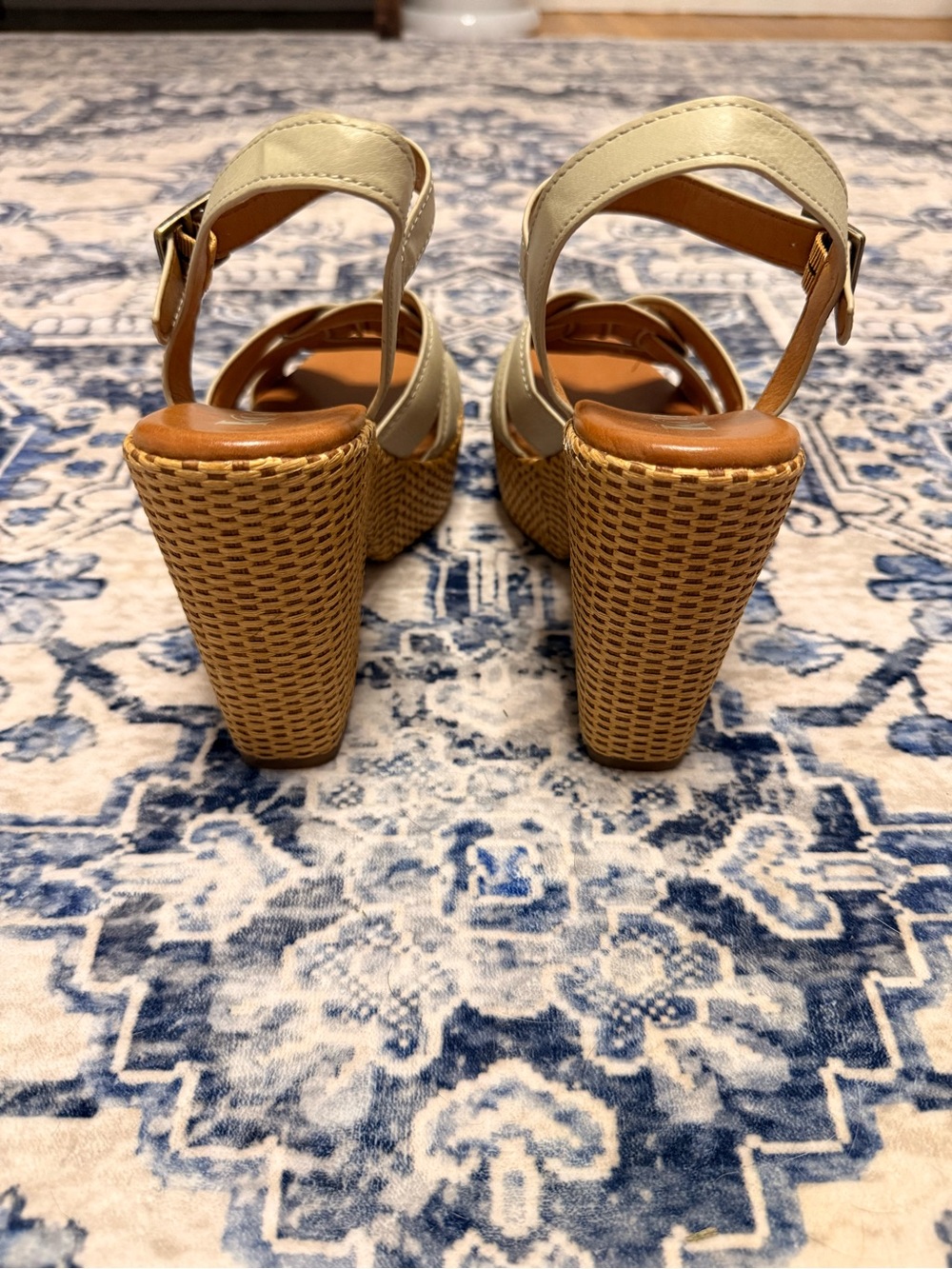Korks Dee Platform Comfort Sandals - Picture 9 of 10